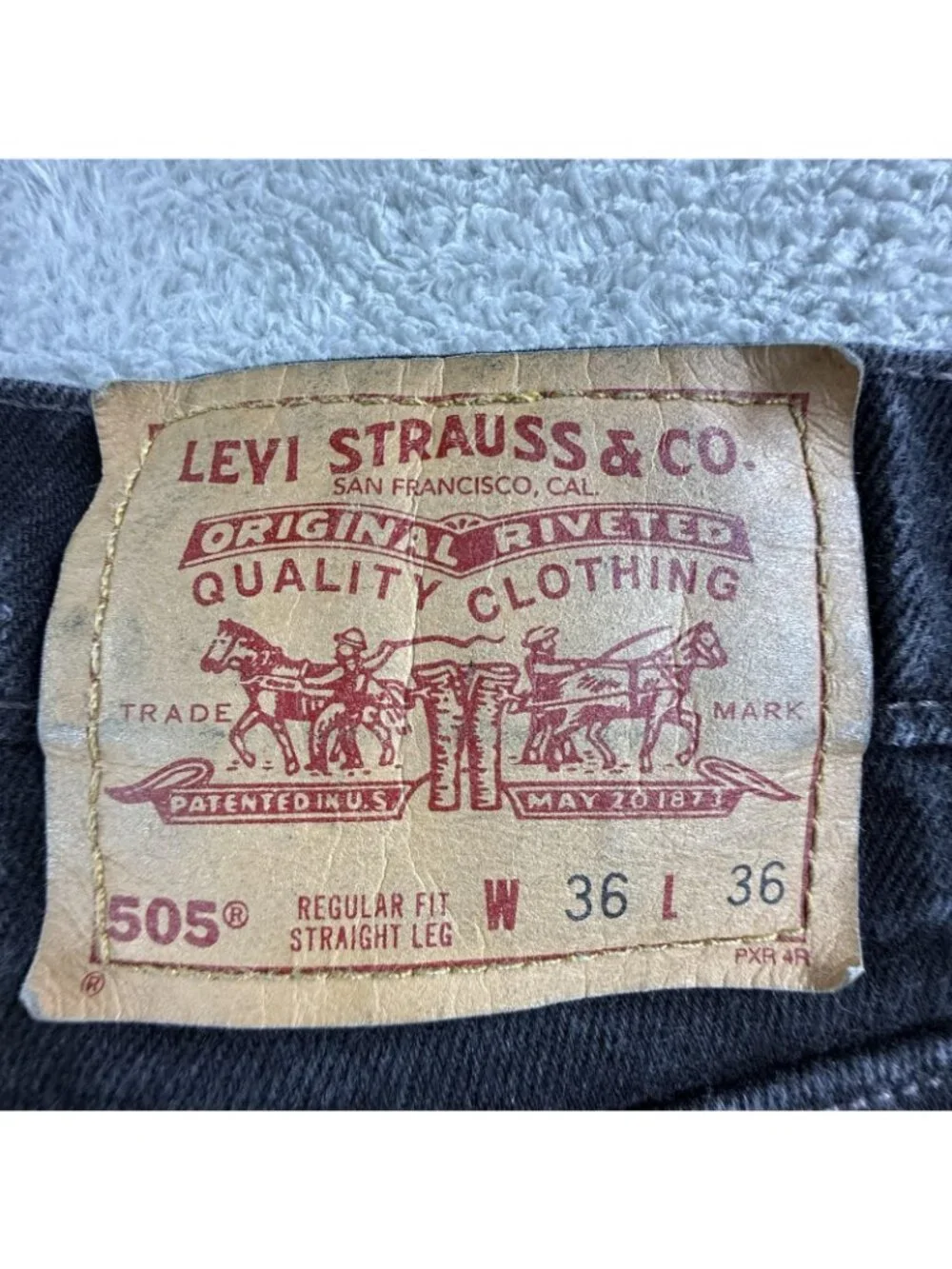 Vintage Levis 505 Jeans Mens 36x36 Black Regular Straight Zip Fly Made USA 90s